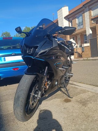 Yamaha R7 Negra