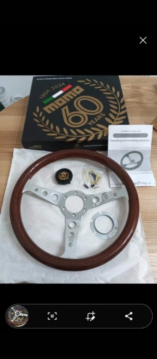 Volante Momo 60 Aniversario Madera