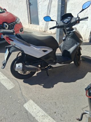 Kymco Agility Scooter Automática motor roto.