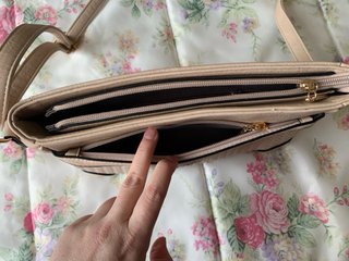 Bolso beige asa larga + regalo bufanda rosa