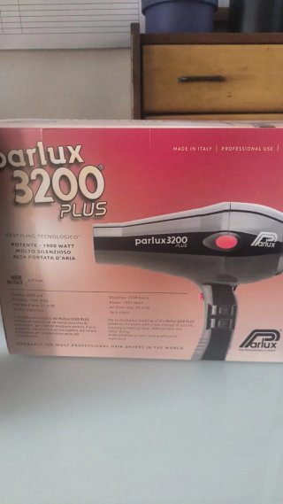 SIN ESTRENAR Secador Parlux 3200 Plus
