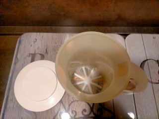 Set Tupperware 5 pezzi setaccia spremiagrumi kiwi
