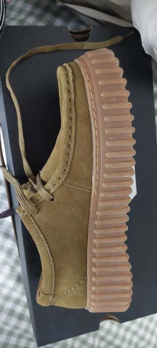 Mocasines Clarks Torhill Bee caqui mujer