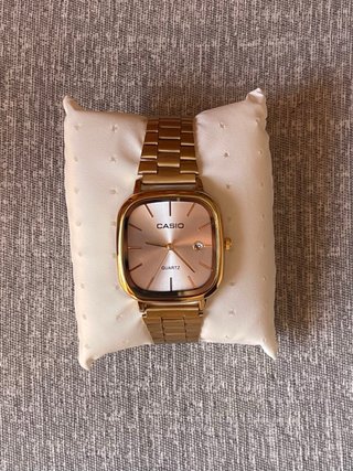 Reloj Casio Vintage Dorado y Blanco