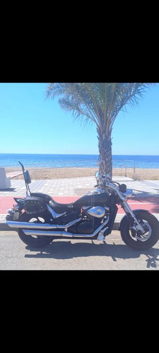 Suzuki Intruder M 800 Cruiser Negra