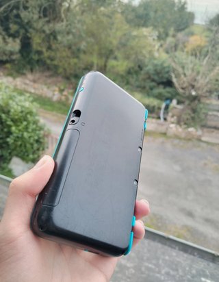 New Nintendo 2DS XL Negra y Azul