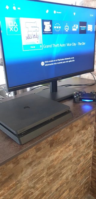Consola PS4 Slim 500GB Negra + Mando de regalo