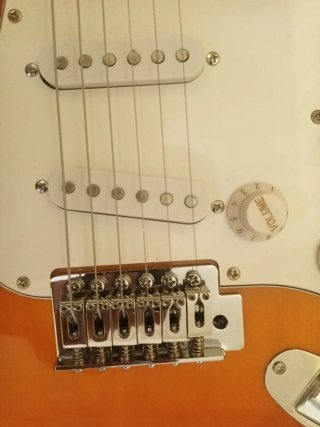 Guitarra Eléctrica Sunburst