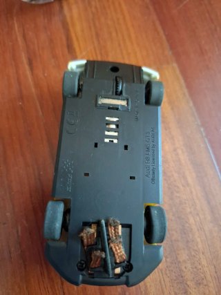 Audi R8 Scalextric Compact (1/43) con Luces