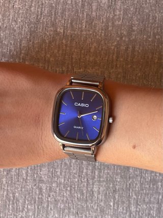 Reloj Casio Vintage Plateado y Azul Marino