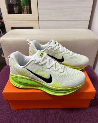 Nike Vomero 18 NUEVAS
