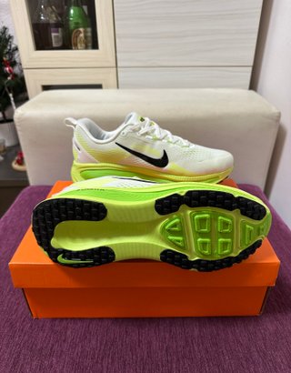 Nike Vomero 18 NUEVAS