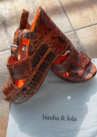 Sandalias Bimba y Lola Cuña Piel Serpiente