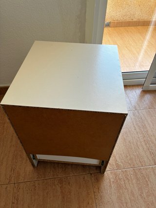 Mesilla de noche blanca modelo Brimnes Ikea