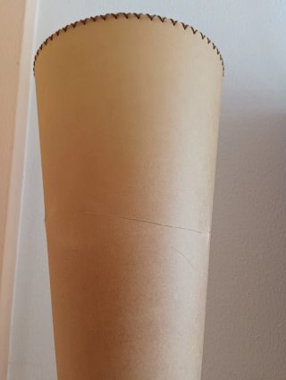 Lámpara de pie de madera...