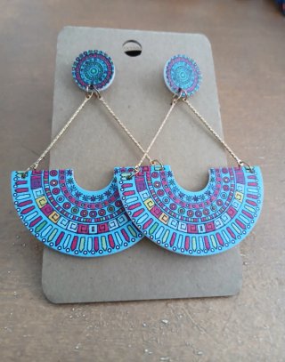 Pendientes largos étnicos multicolor. 3x5€