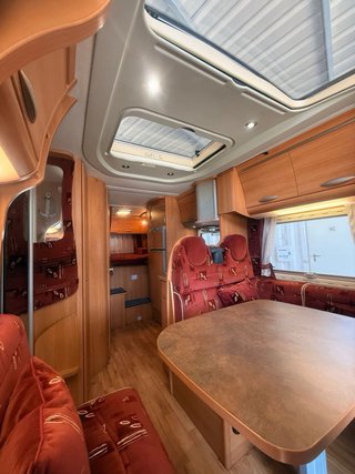Autocaravana perfilada garaje XXL 50.000 km