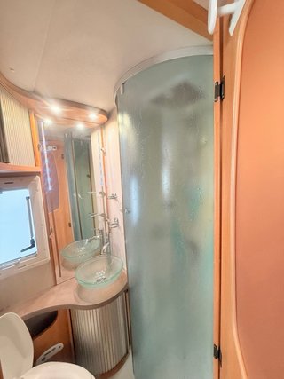 Autocaravana perfilada garaje XXL 50.000 km