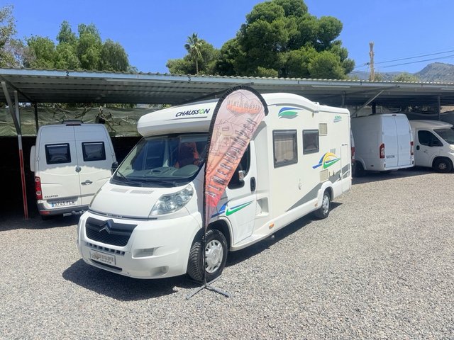 Autocaravana perfilada garaje XXL 50.000 km