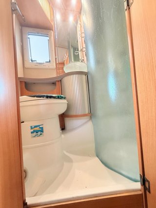 Autocaravana perfilada garaje XXL 50.000 km