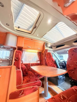 Autocaravana perfilada garaje XXL 50.000 km