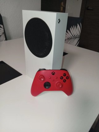 Xbox Series S + REGALO Mando Rojo