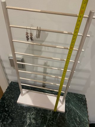 Expositor de madera para complementos