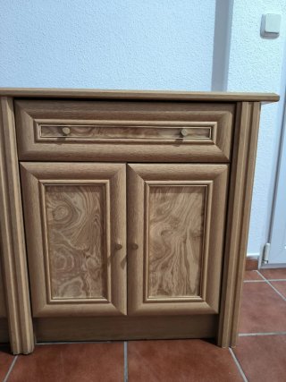 Mueble en Madera Maciza de Roble y Raiz
