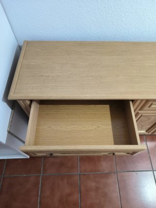 Mueble en Madera Maciza de Roble y Raiz
