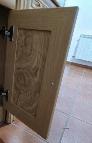 Mueble en Madera Maciza de Roble y Raiz