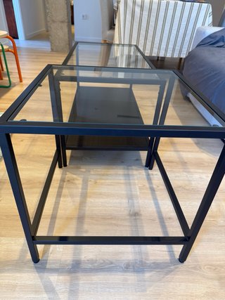 Mesa nido Ikea modelo VITTSJO vidrio y metal negro