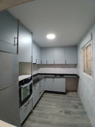 Carpintero y montador de muebles