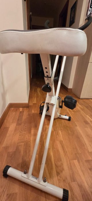 Bici Estática Compacta