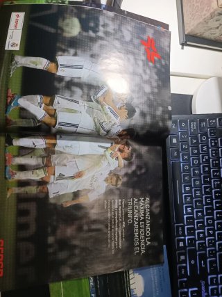 Revista y Poster Tour Bernabéu Real Madrid 2015