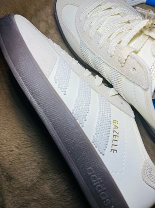 Tênis Adidas Bege/Branco