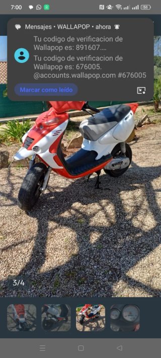 Beta Ark 49cc Scooter Roja y Blanca