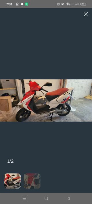 Beta Ark 49cc Scooter Roja y Blanca