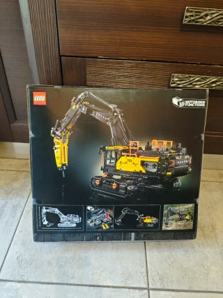 LEGO Technic 42215 Volvo EC500