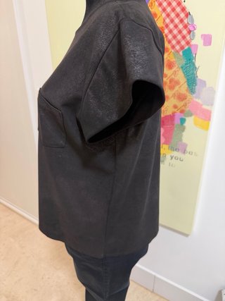 Blusa negra de antelina