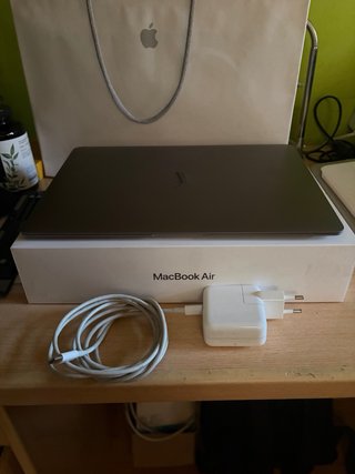 MacBook Air M1 Plata/Gris Espacial