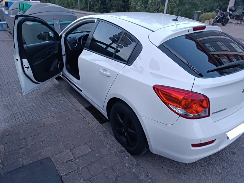 Chevrolet Cruze 1.6 124CV e ITV recién pasada - foto 1