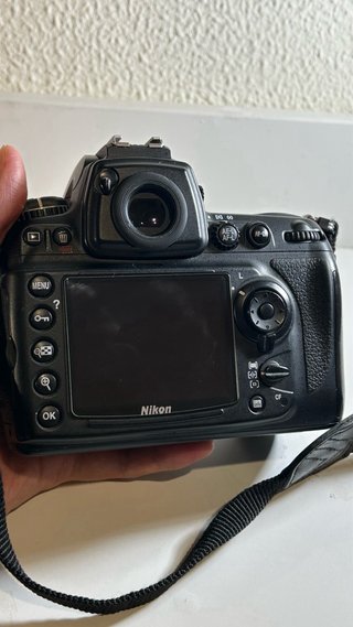 Nikon D700 Full Frame DSLR, 20k disparos