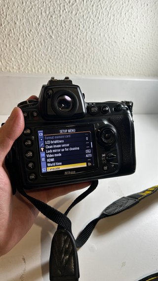 Nikon D700 Full Frame DSLR, 20k disparos