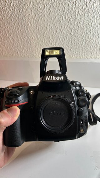 Nikon D700 Full Frame DSLR, 20k disparos