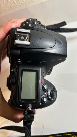 Nikon D700 Full Frame DSLR, 20k disparos