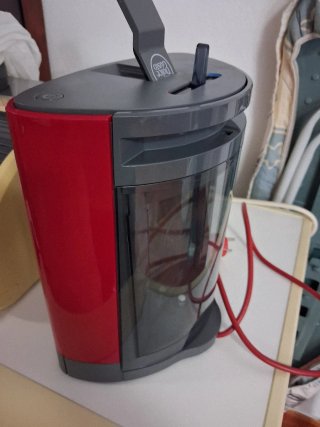 Cafetera Dolce Gusto Roja
