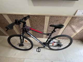 Bicicleta Btwin Gris y Roja