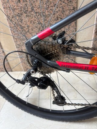 Bicicleta Btwin Gris y Roja