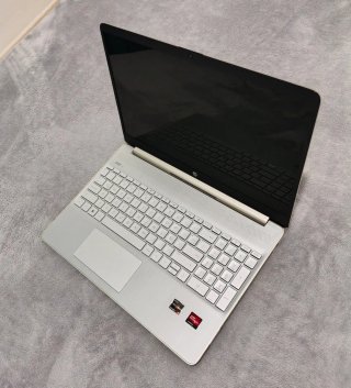 HP AMD Ryzen 3 8GB RAM 256GB SSD