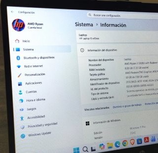 HP AMD Ryzen 3 8GB RAM 256GB SSD